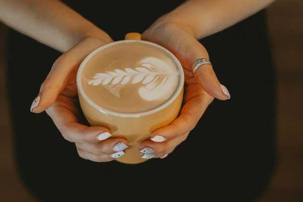 Maîtriser l'Art de l'Application du Rouge à Lèvres : Techniques et Astuces Infaillibles